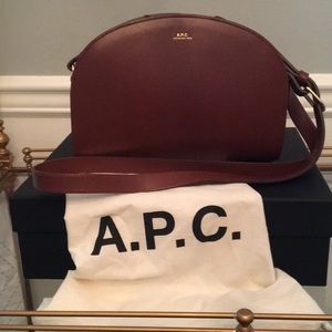 APC Demi-Lune leather shoulderbag BROWN - Like New